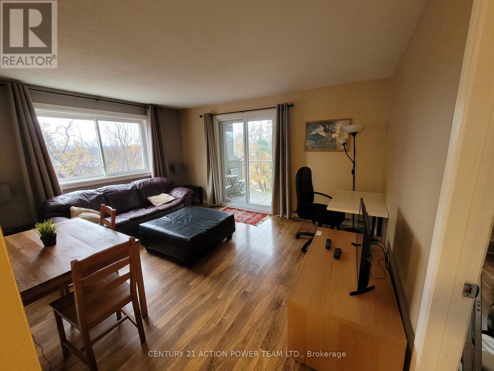 209 - 270 Brittany Drive, Ottawa, Ontario  K1K 4M3 - Photo 9 - X12565158