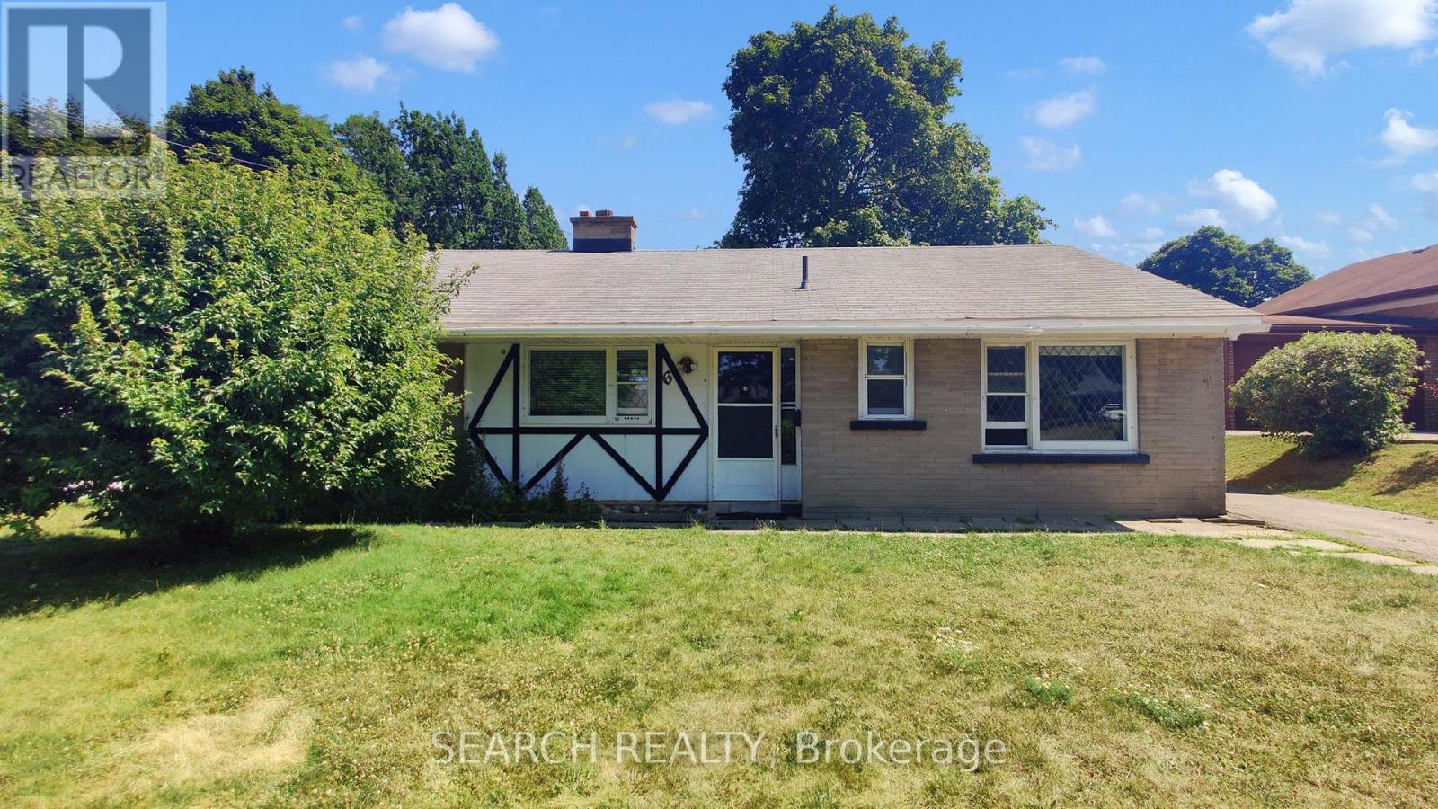 6 De Jong Drive, Mississauga, Ontario  L5M 1C1 - Photo 3 - W12301761