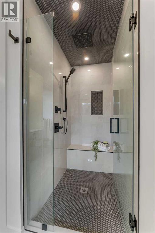 8718 34 Avenue Nw, Calgary, Alberta  T3B 1R7 - Photo 27 - A2270544