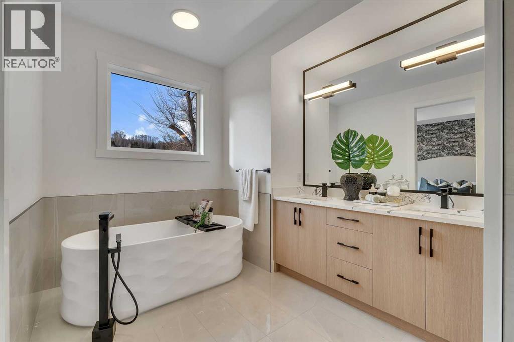 8718 34 Avenue Nw, Calgary, Alberta  T3B 1R7 - Photo 25 - A2270544