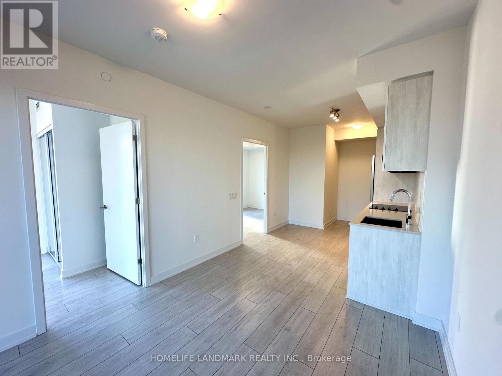 306 - 5858 Yonge Street, Toronto, Ontario  M2M 0C6 - Photo 2 - C12565152
