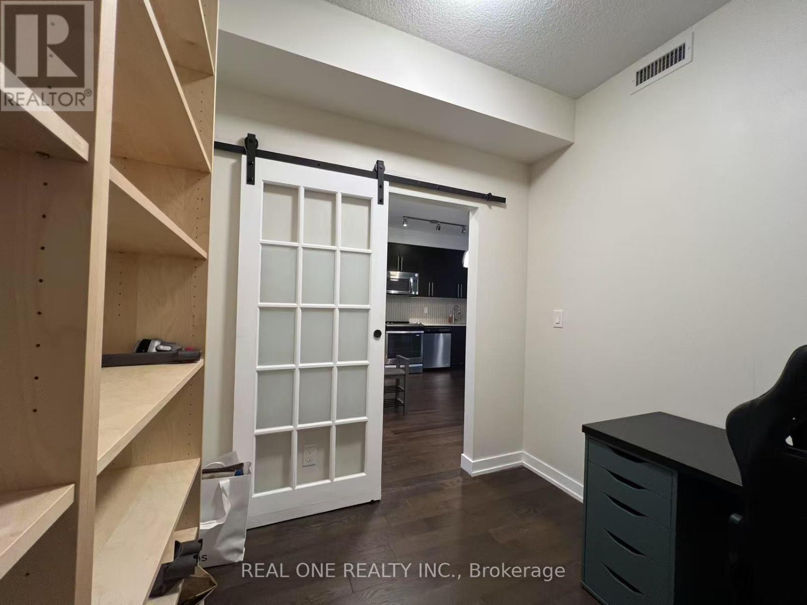 1410 - 510 Curran Place, Mississauga, Ontario  L5B 0J8 - Photo 10 - W12565150