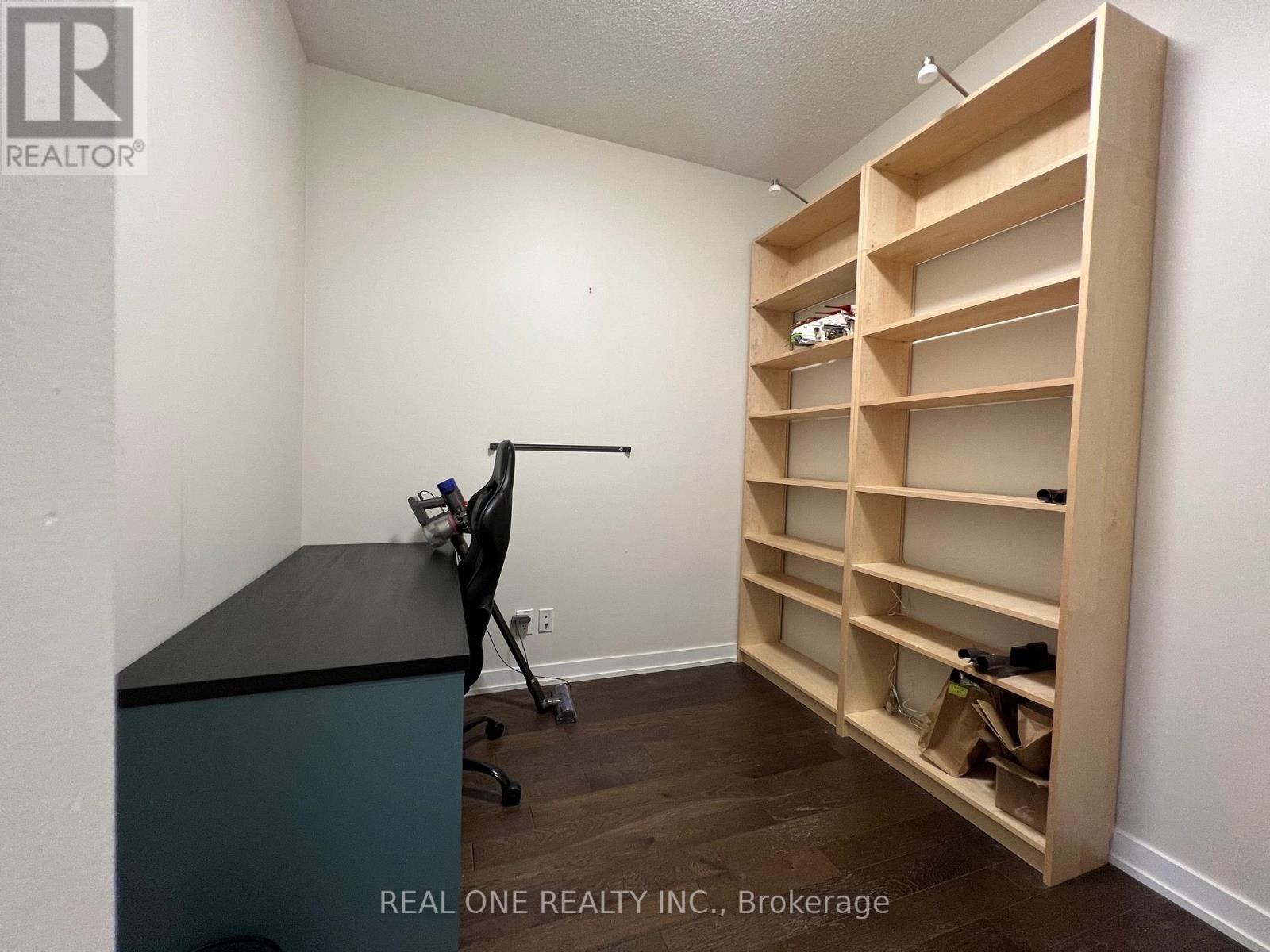 1410 - 510 Curran Place, Mississauga, Ontario  L5B 0J8 - Photo 11 - W12565150