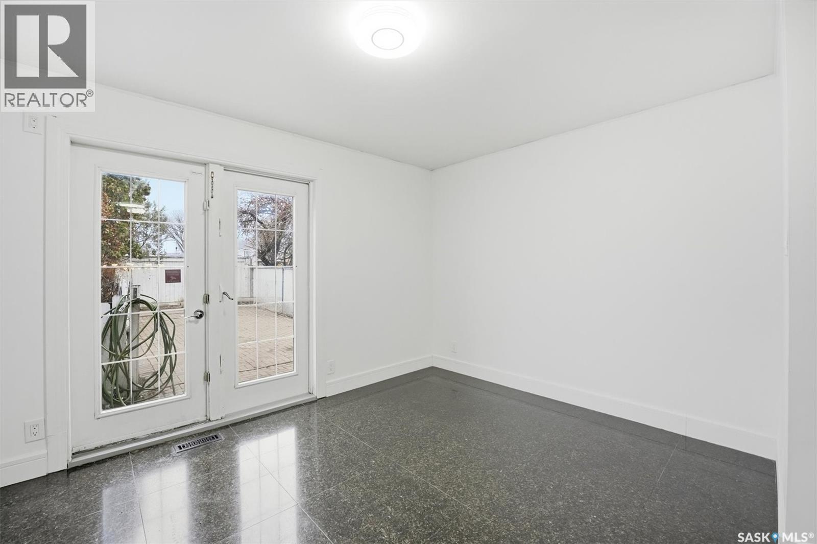 1424 Faulkner Crescent, Saskatoon, Saskatchewan  S7L 3R4 - Photo 13 - SK024485