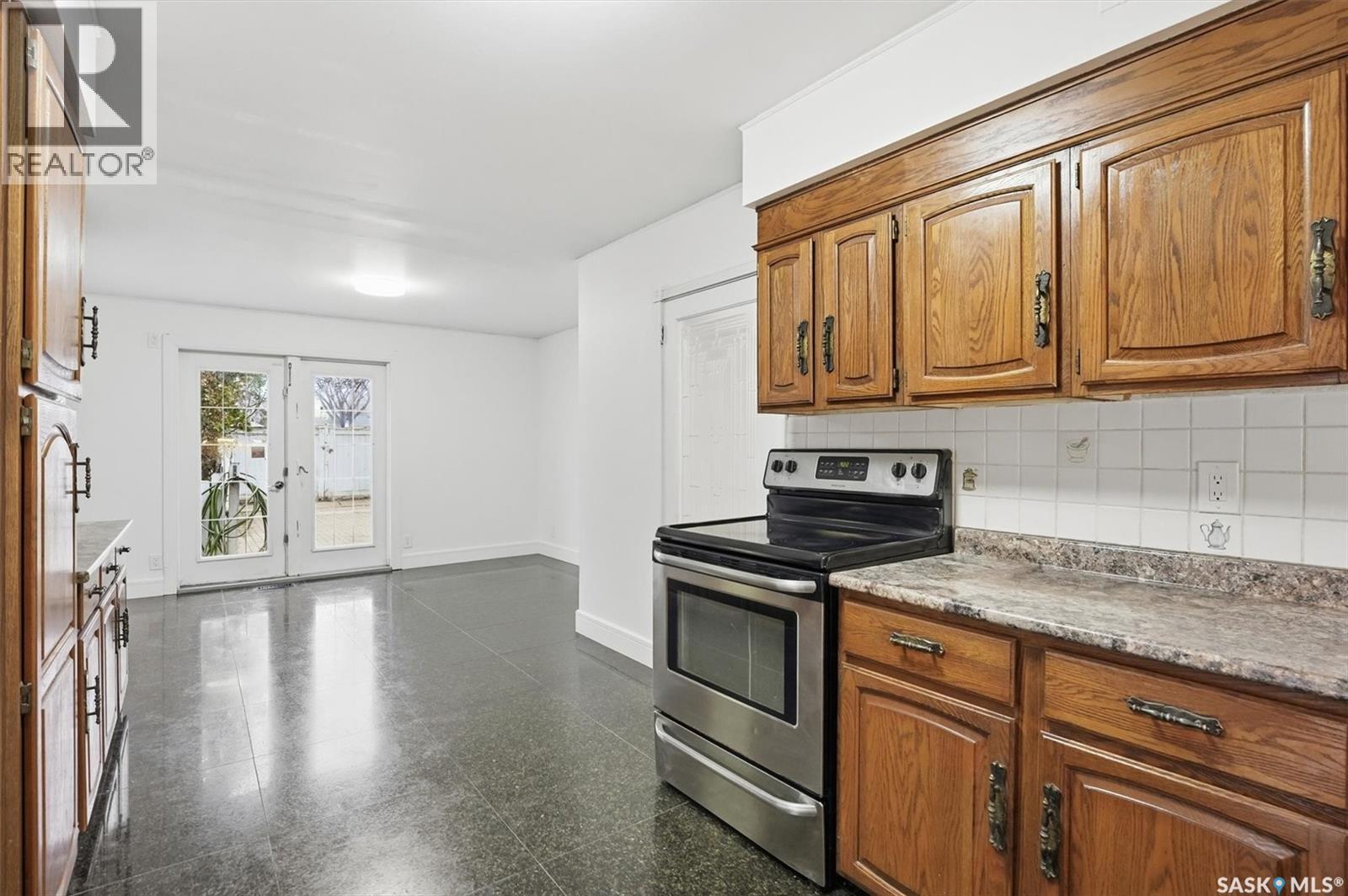 1424 Faulkner Crescent, Saskatoon, Saskatchewan  S7L 3R4 - Photo 9 - SK024485