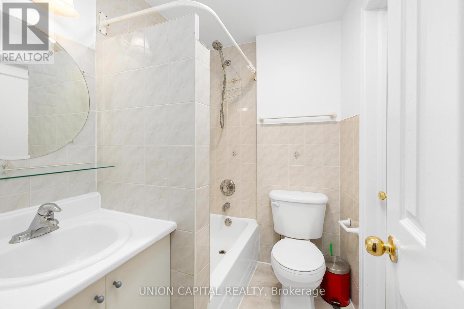 69 Denison Avenue, Toronto, Ontario  M5T 2M7 - Photo 15 - C12565176