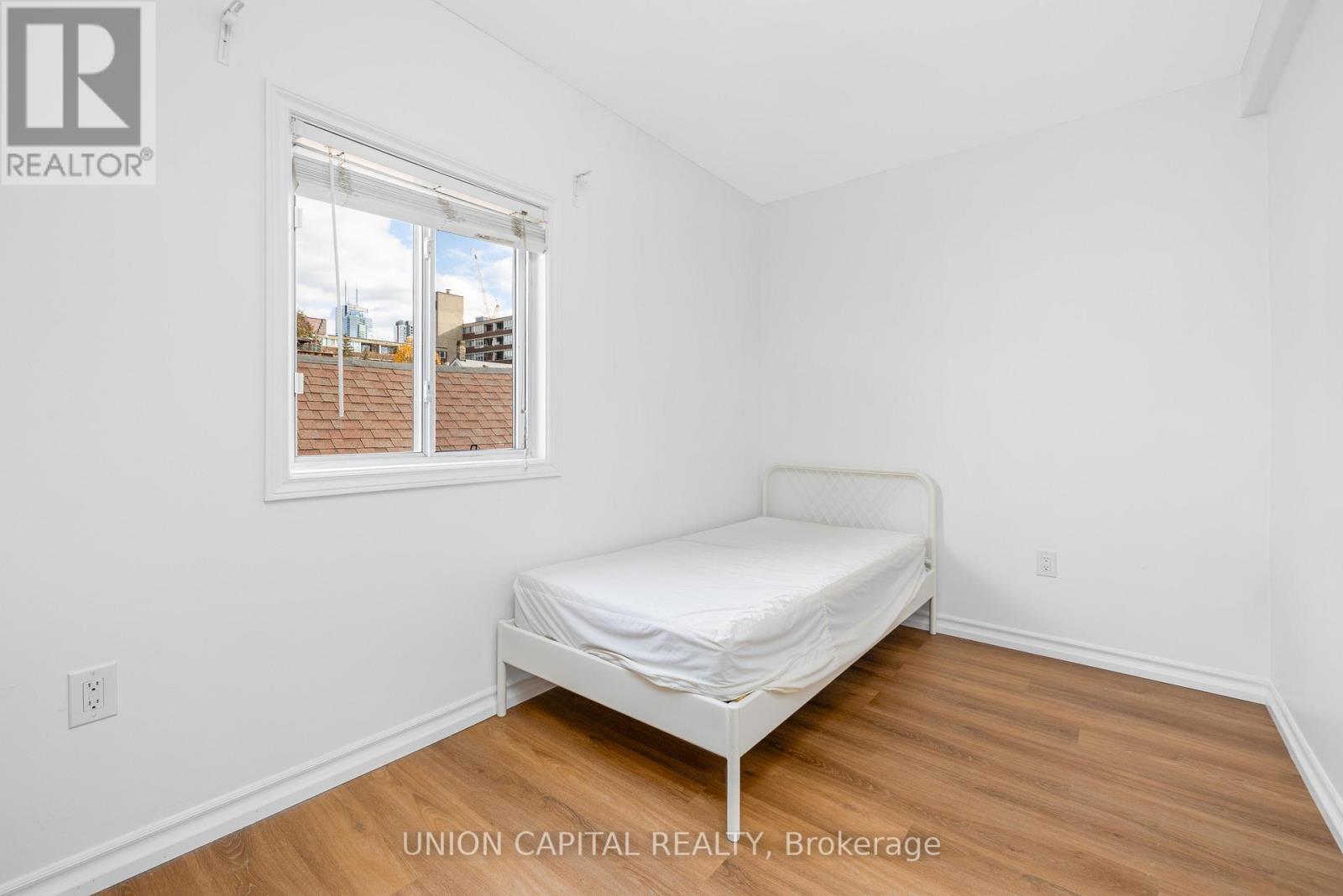 69 Denison Avenue, Toronto, Ontario  M5T 2M7 - Photo 25 - C12565176