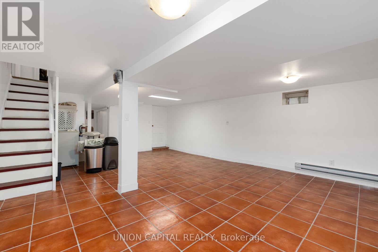 69 Denison Avenue, Toronto, Ontario  M5T 2M7 - Photo 37 - C12565176