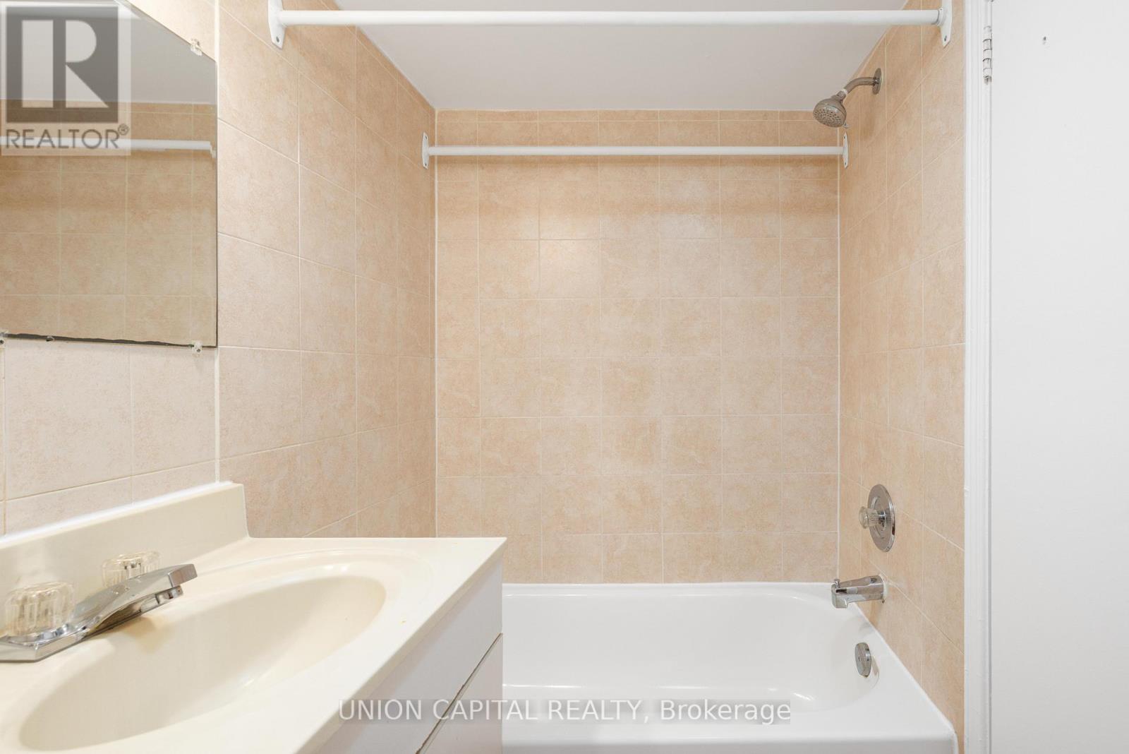 69 Denison Avenue, Toronto, Ontario  M5T 2M7 - Photo 41 - C12565176