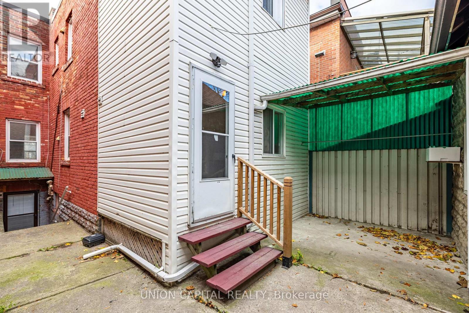 69 Denison Avenue, Toronto, Ontario  M5T 2M7 - Photo 47 - C12565176