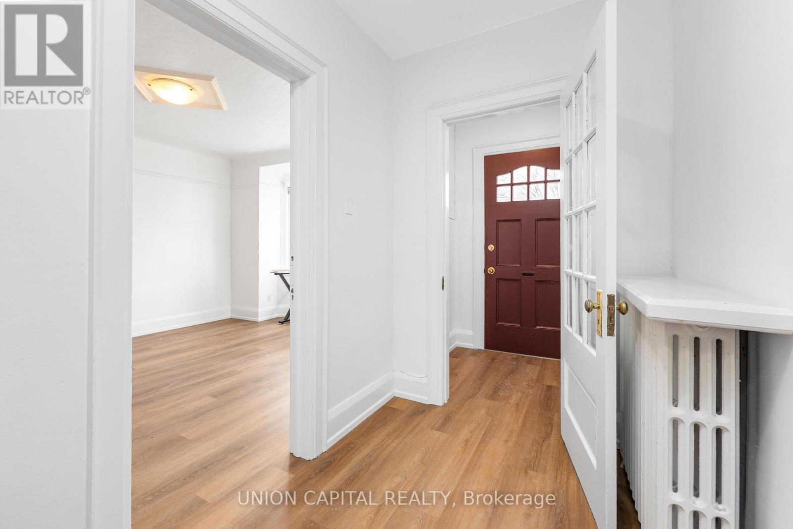 69 Denison Avenue, Toronto, Ontario  M5T 2M7 - Photo 6 - C12565176