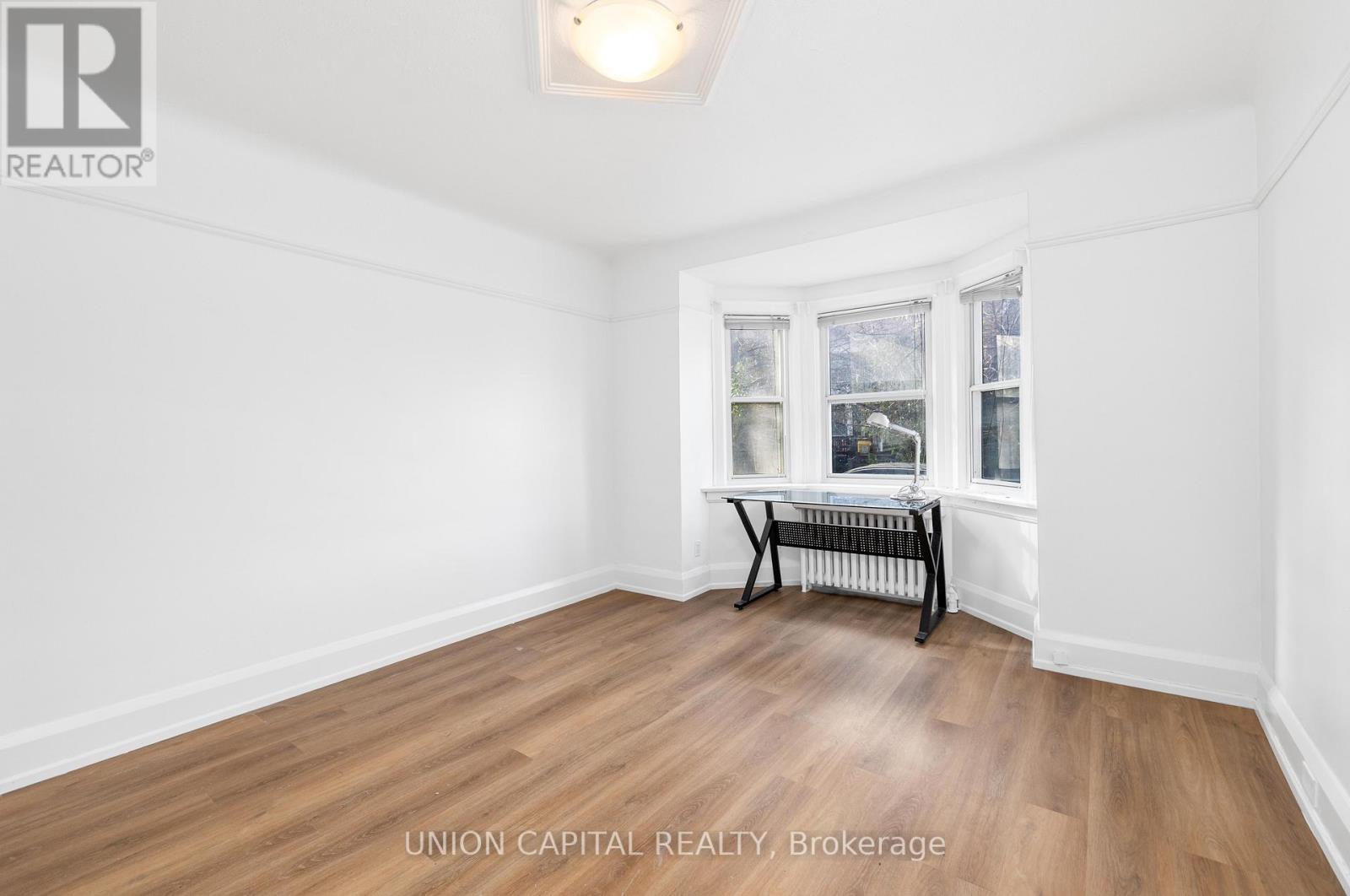 69 Denison Avenue, Toronto, Ontario  M5T 2M7 - Photo 8 - C12565176