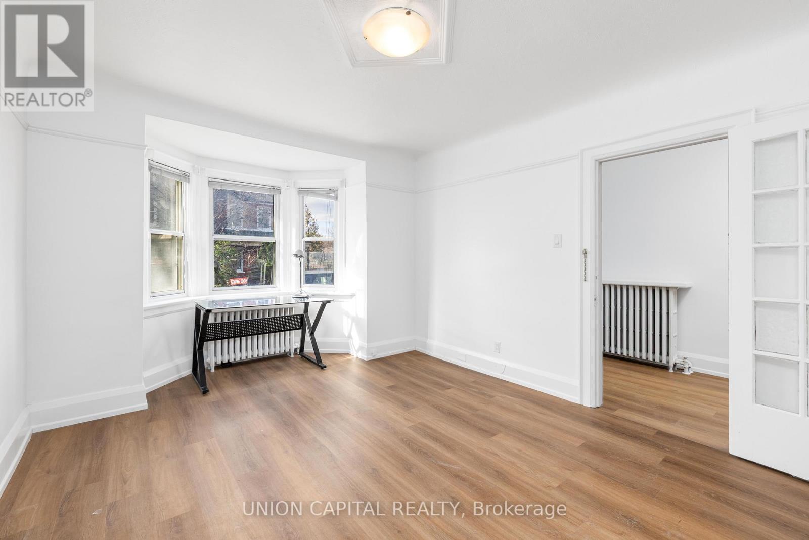 69 Denison Avenue, Toronto, Ontario  M5T 2M7 - Photo 9 - C12565176