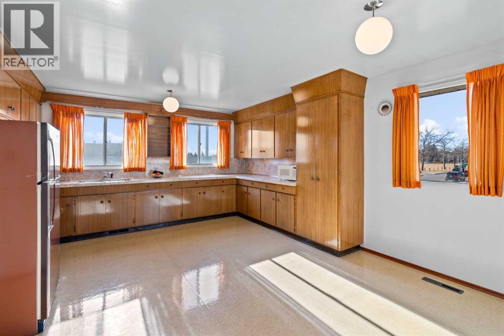 3812 33 Avenue Sw, Calgary, Alberta  T3E 0X6 - Photo 7 - A2268787