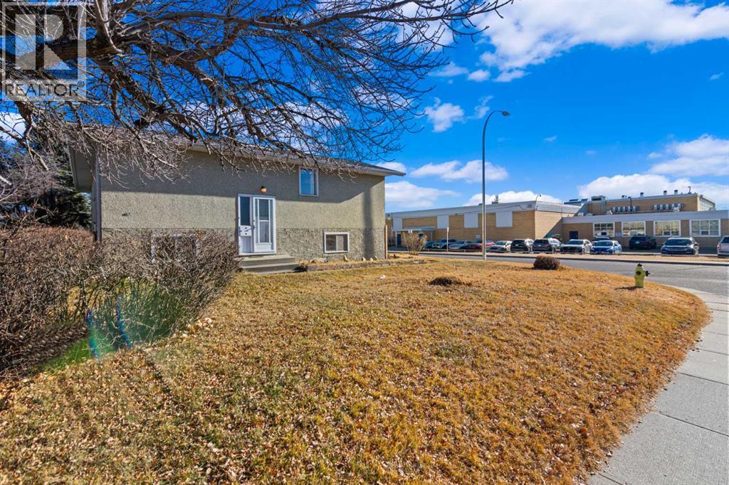 3812 33 Avenue Sw, Calgary, Alberta  T3E 0X6 - Photo 4 - A2268787