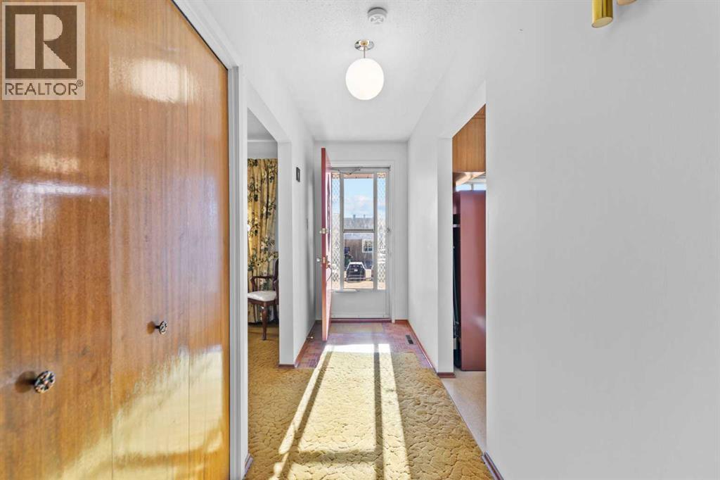 3812 33 Avenue Sw, Calgary, Alberta  T3E 0X6 - Photo 5 - A2268787