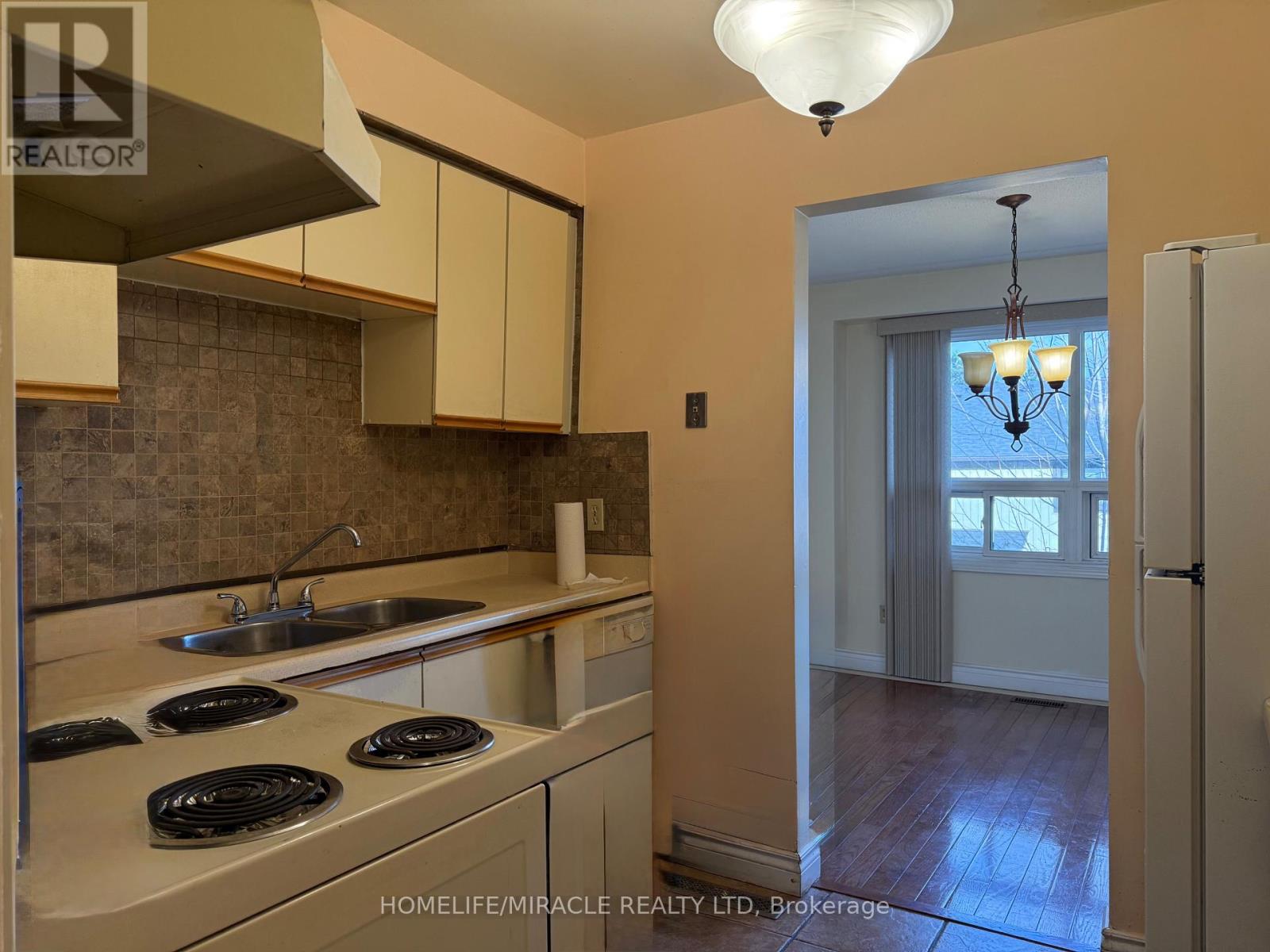 3510 South Mill Way, Mississauga, Ontario  L5L 3T9 - Photo 10 - W12565190