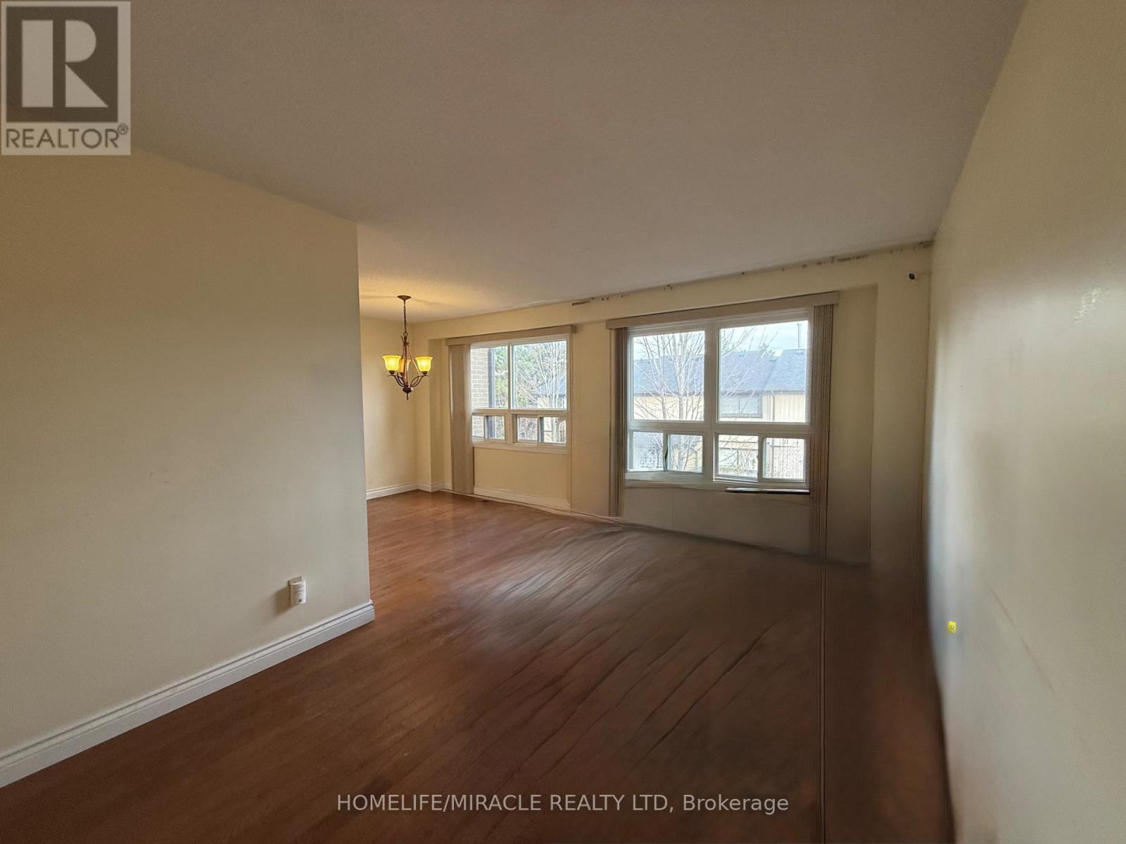 3510 South Mill Way, Mississauga, Ontario  L5L 3T9 - Photo 2 - W12565190