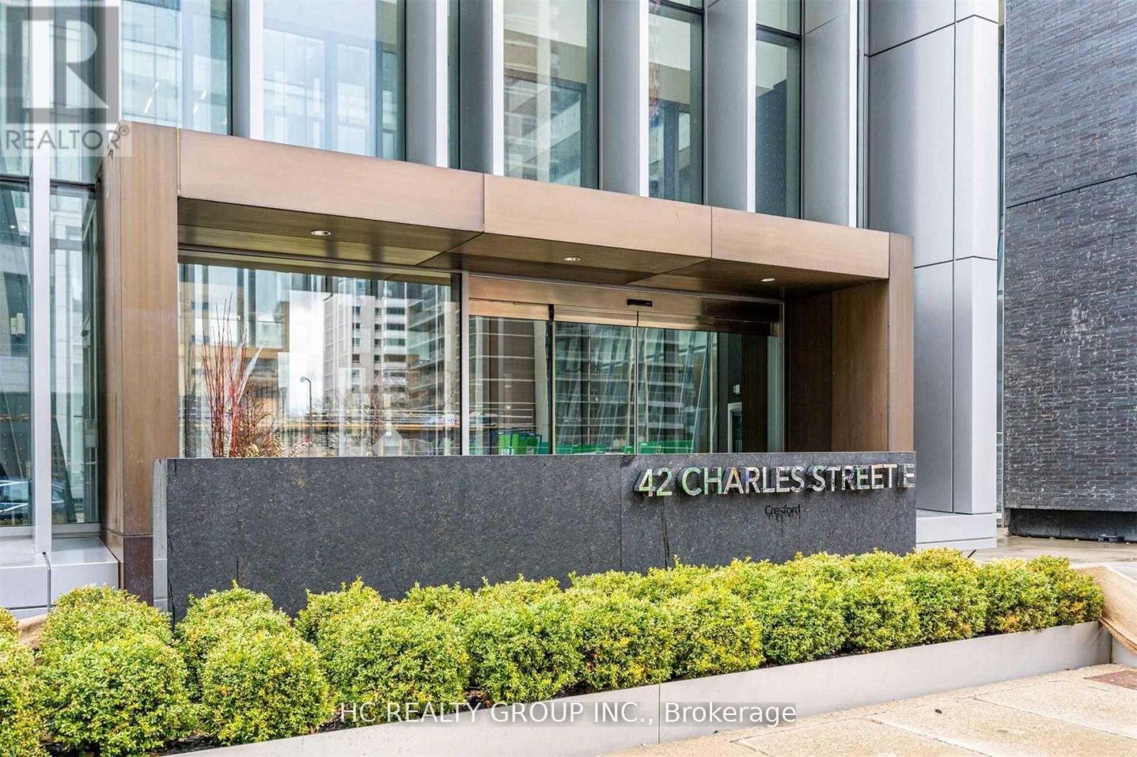 1004 - 42 Charles Street E, Toronto, Ontario  M4Y 0B7 - Photo 2 - C12565230