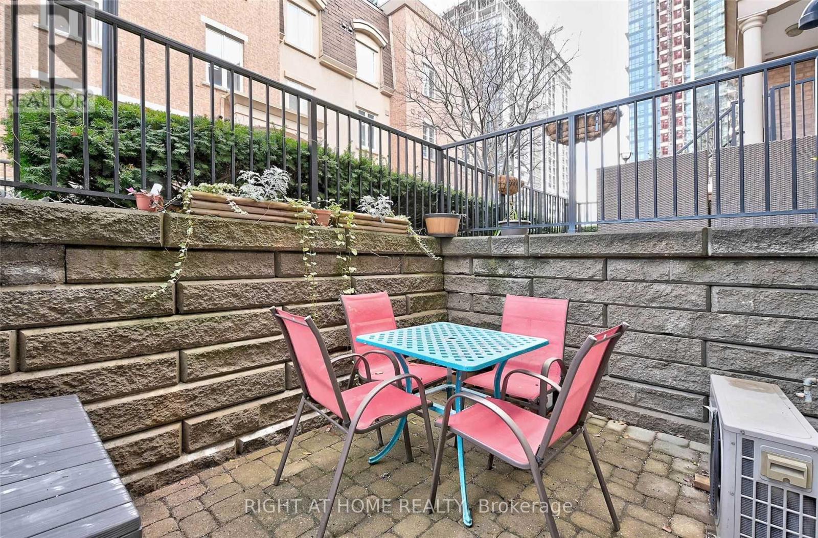 211 - 26 Western Battery Road, Toronto, Ontario  M6K 3N9 - Photo 16 - C12565236