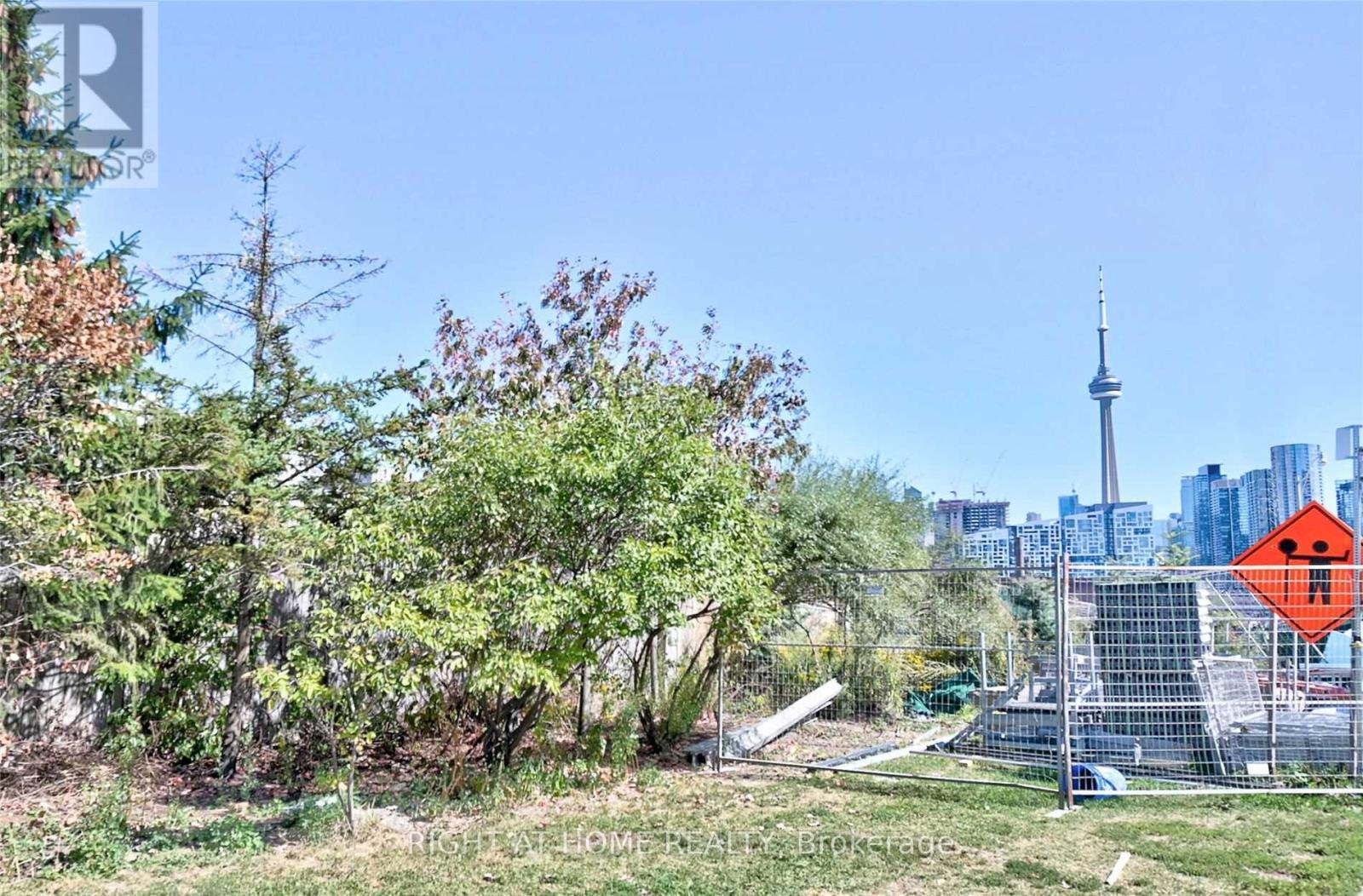 211 - 26 Western Battery Road, Toronto, Ontario  M6K 3N9 - Photo 18 - C12565236