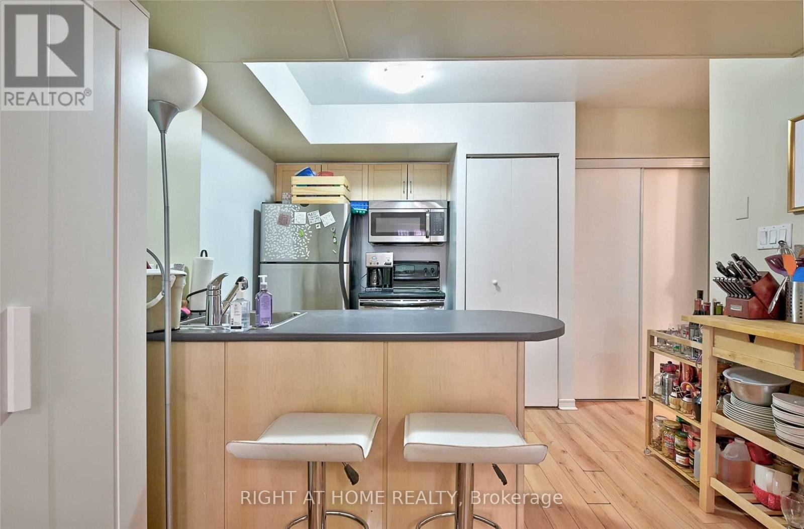 211 - 26 Western Battery Road, Toronto, Ontario  M6K 3N9 - Photo 7 - C12565236