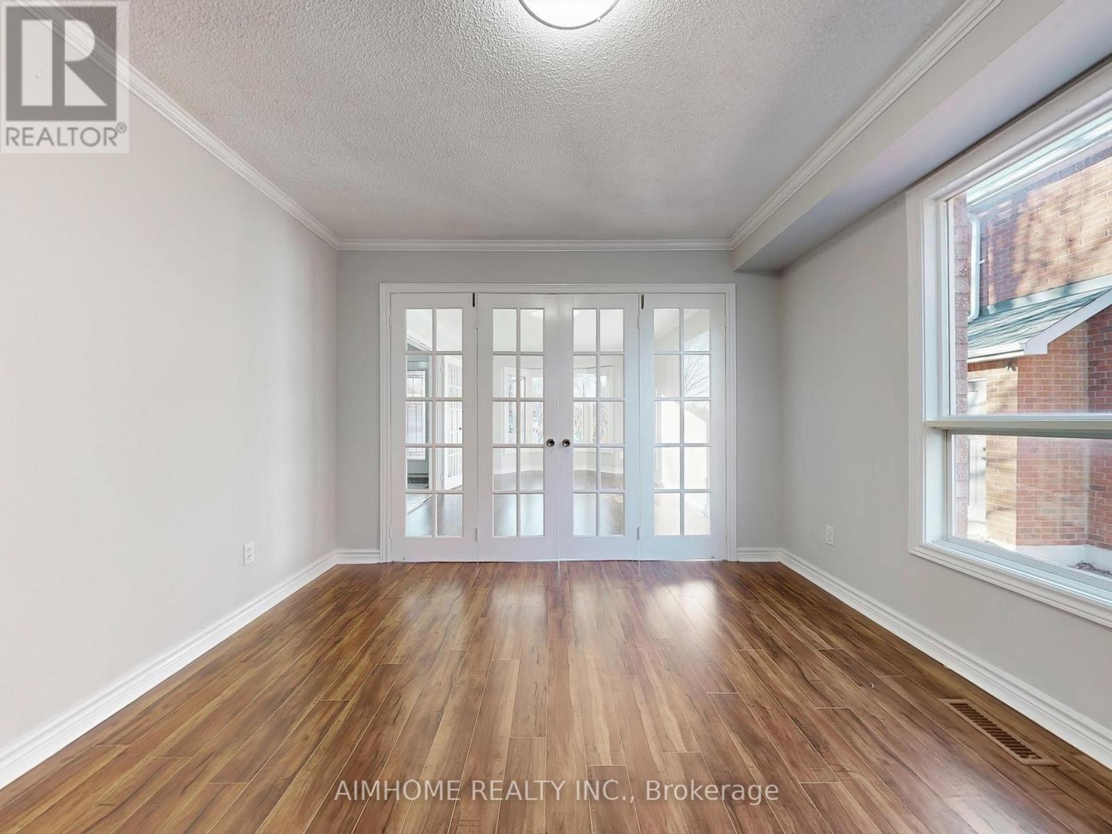 207 Kensit Avenue, Newmarket, Ontario  L3X 1S6 - Photo 10 - N12565228