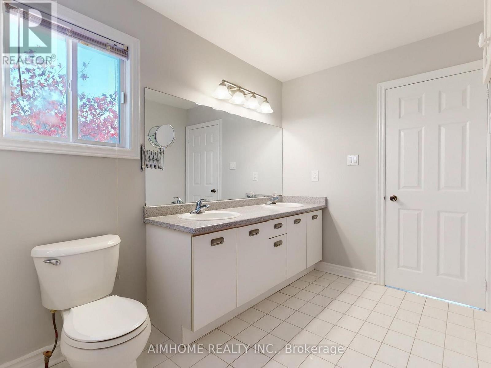 207 Kensit Avenue, Newmarket, Ontario  L3X 1S6 - Photo 26 - N12565228