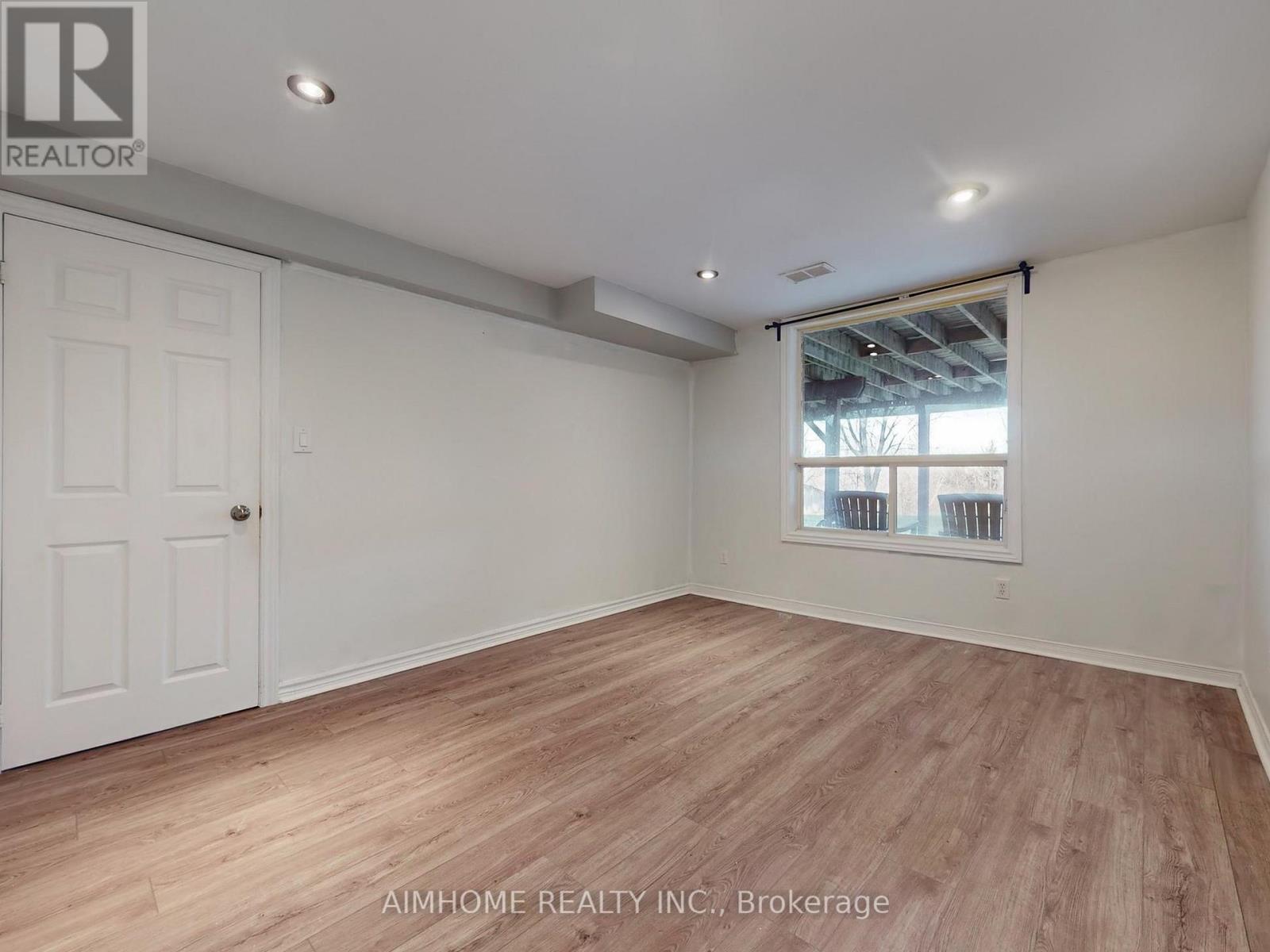 207 Kensit Avenue, Newmarket, Ontario  L3X 1S6 - Photo 42 - N12565228