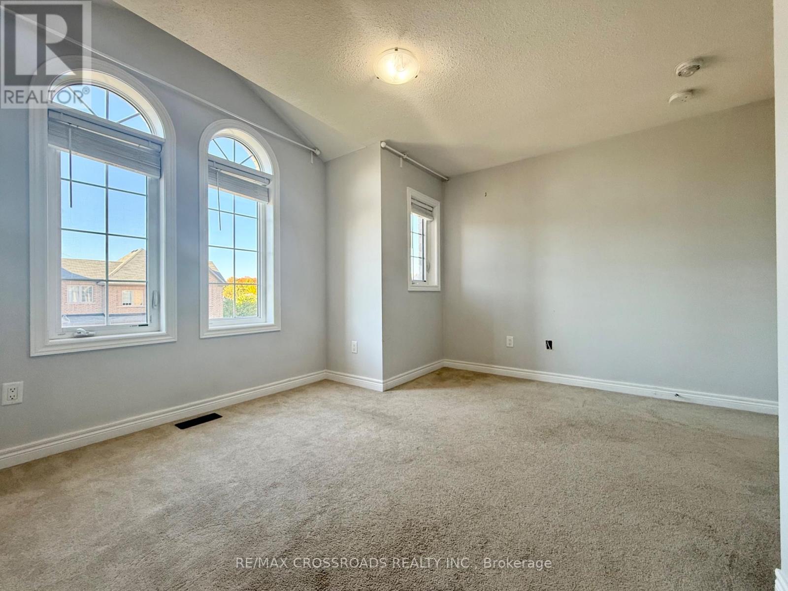 205 Laker Court, Newmarket, Ontario  L3X 0J5 - Photo 17 - N12565232