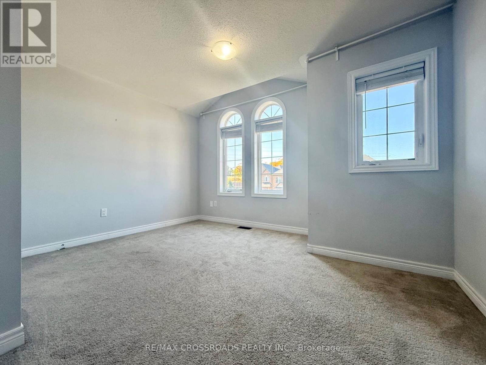 205 Laker Court, Newmarket, Ontario  L3X 0J5 - Photo 18 - N12565232