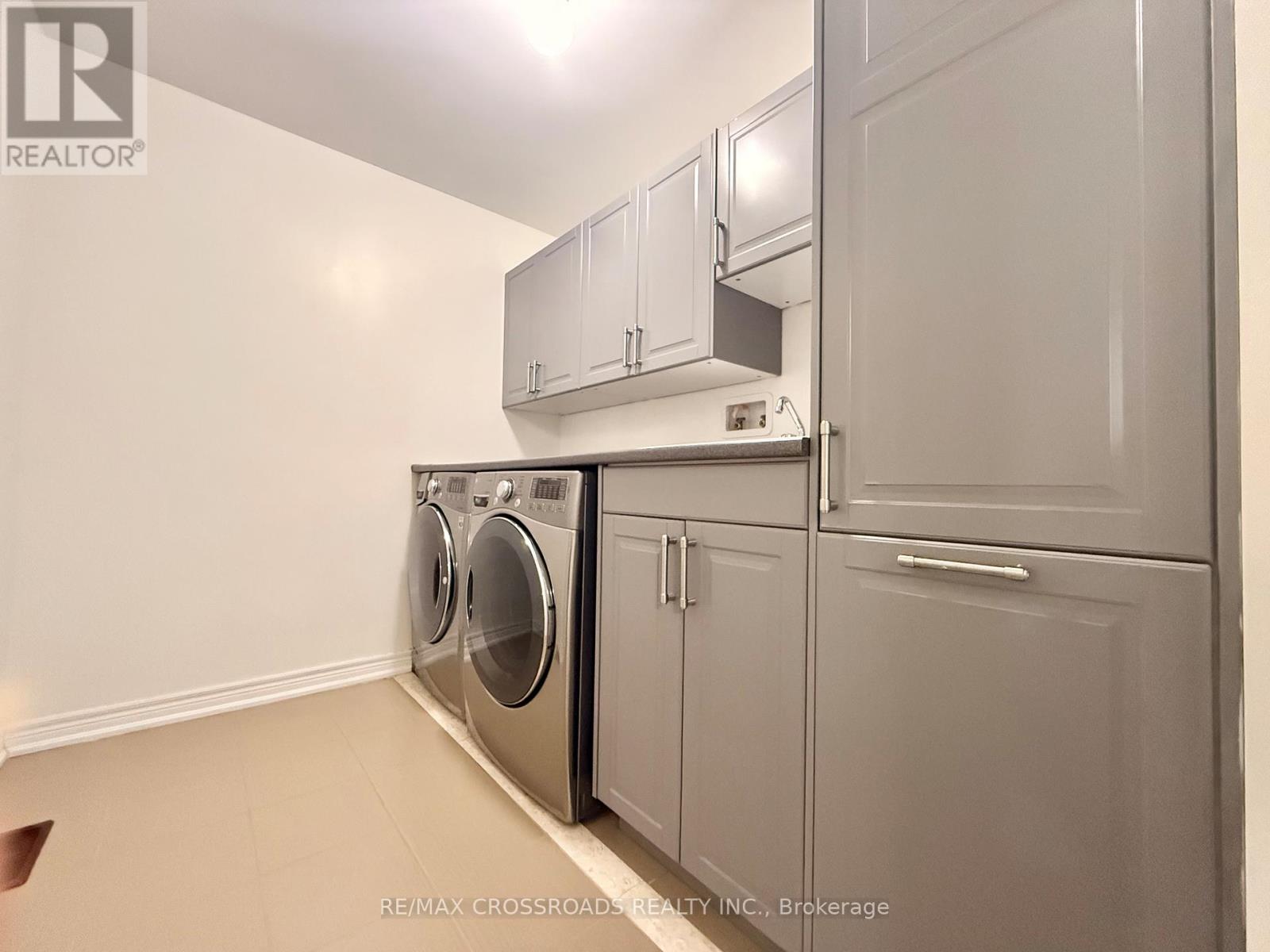 205 Laker Court, Newmarket, Ontario  L3X 0J5 - Photo 24 - N12565232