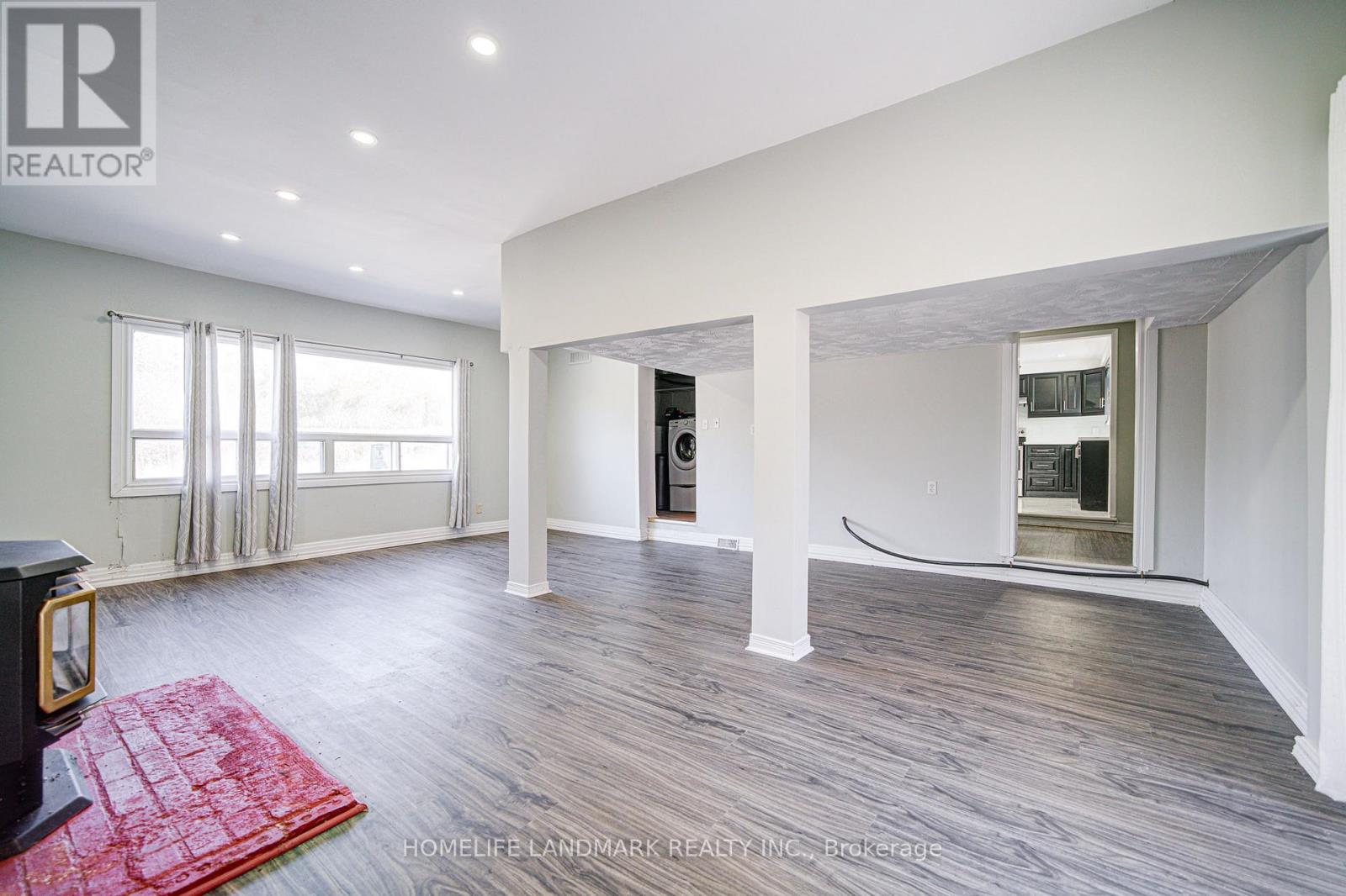 21654 Warden Avenue, East Gwillimbury, Ontario  L0G 1R0 - Photo 23 - N12565234