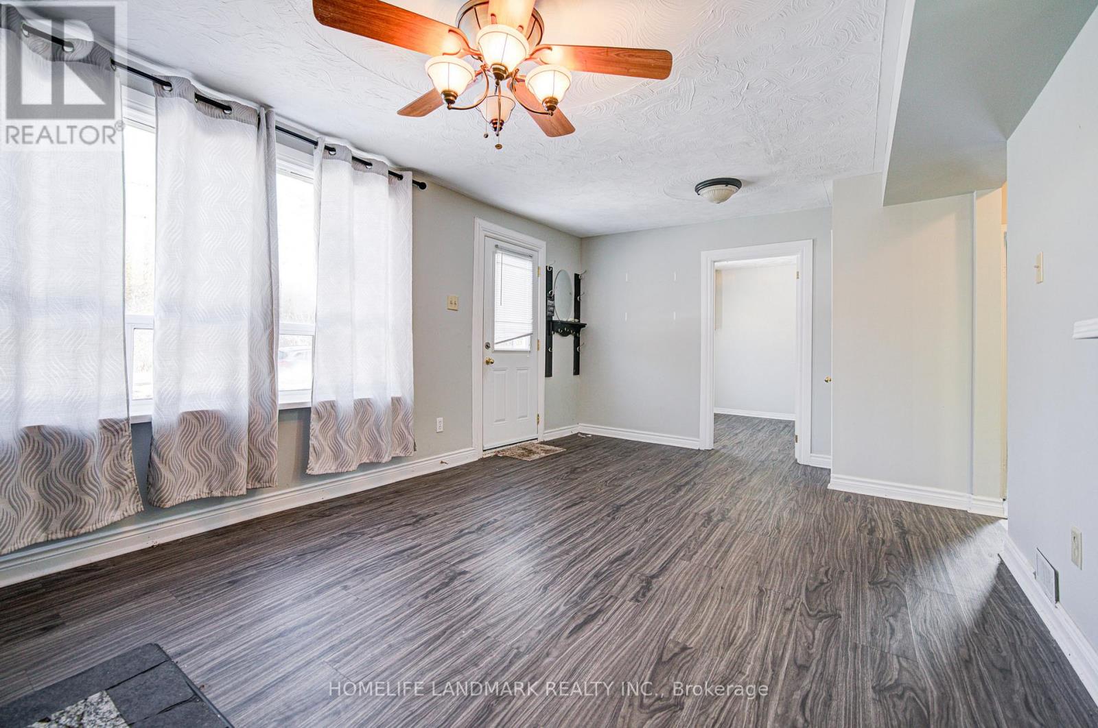 21654 Warden Avenue, East Gwillimbury, Ontario  L0G 1R0 - Photo 6 - N12565234