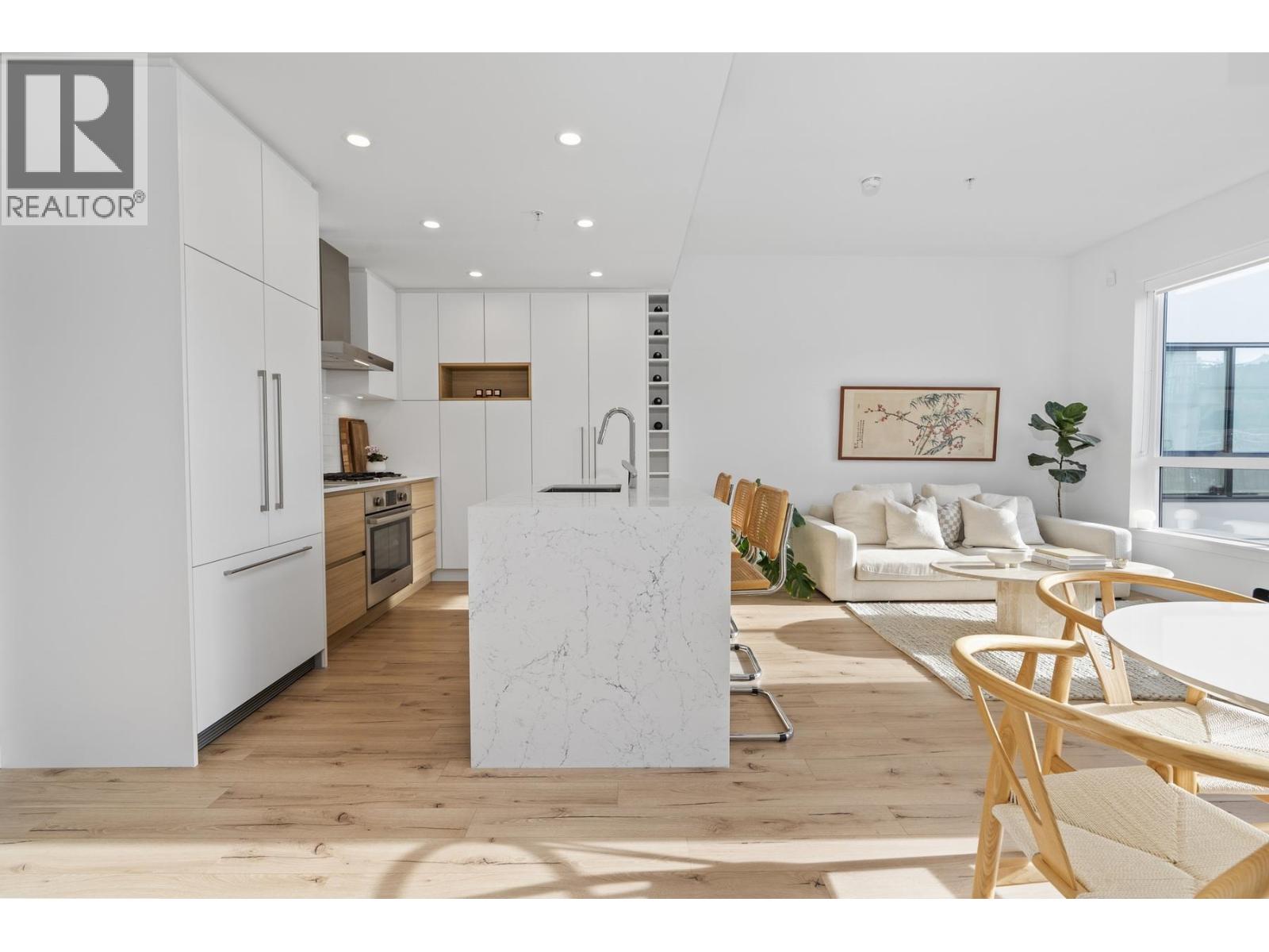 527 3131 MURRAY STREET, Port Moody, British Columbia