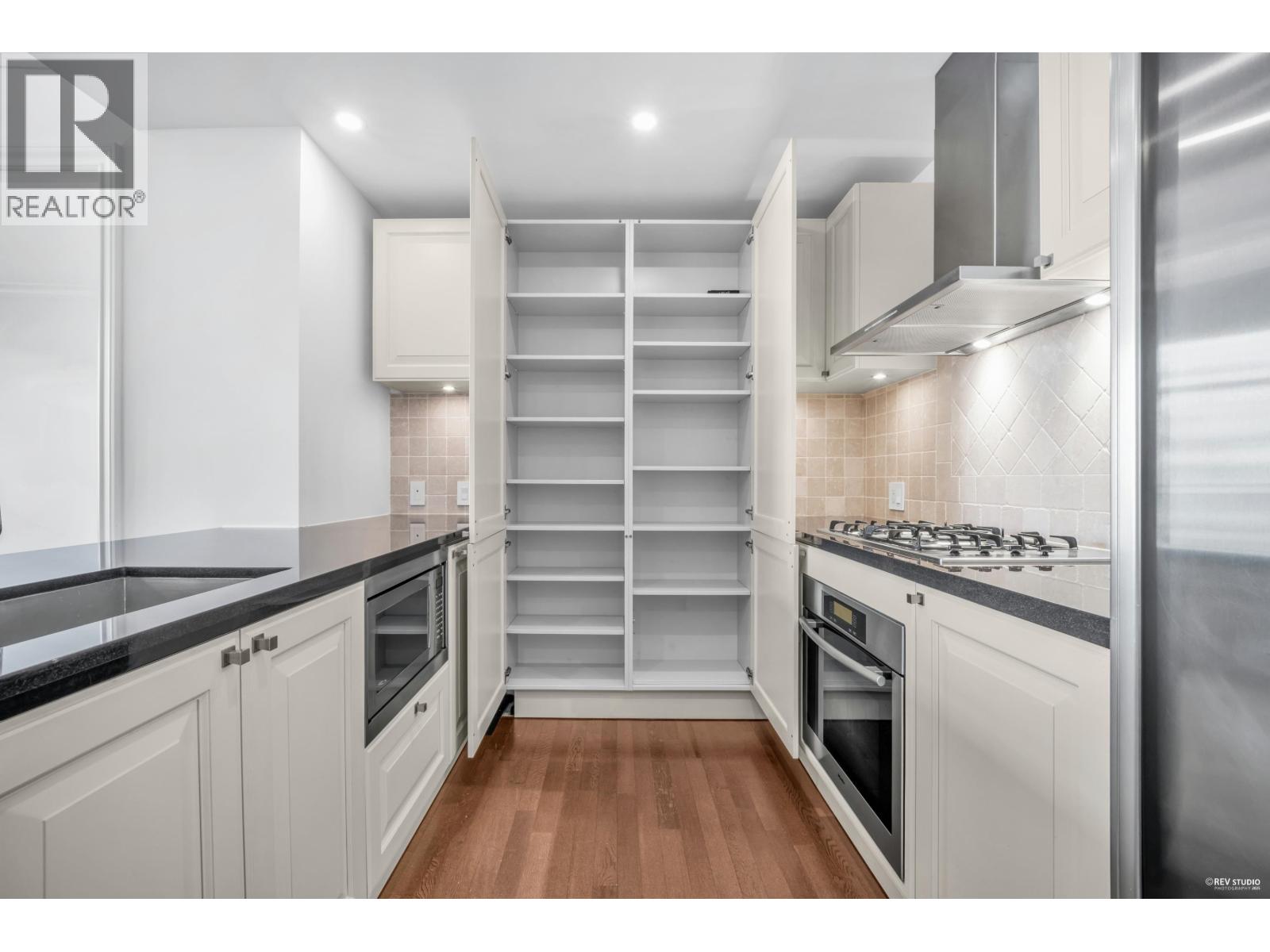 303 568 Waters Edge Crescent, West Vancouver, British Columbia  V7T 0A2 - Photo 9 - R3065554