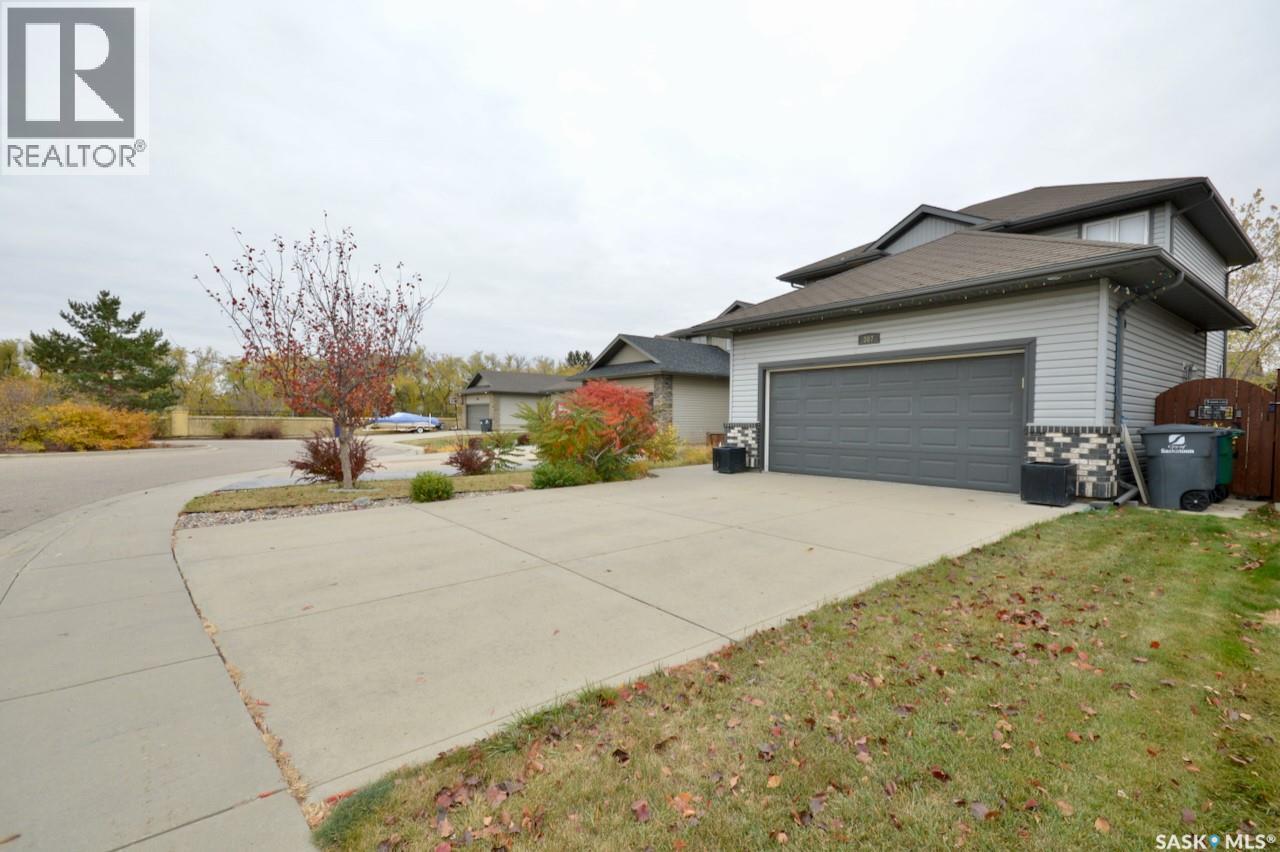 307 Denham Court, Saskatoon, Saskatchewan  S7R 1E5 - Photo 2 - SK024398