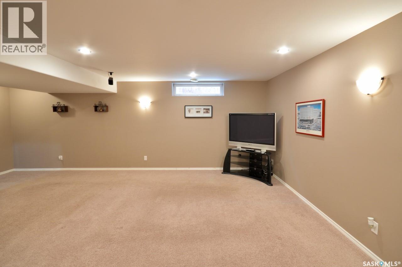 307 Denham Court, Saskatoon, Saskatchewan  S7R 1E5 - Photo 48 - SK024398