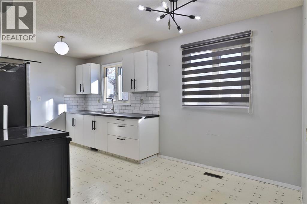 4307 73 Street, Camrose, Alberta  T4V 3T9 - Photo 11 - A2269823