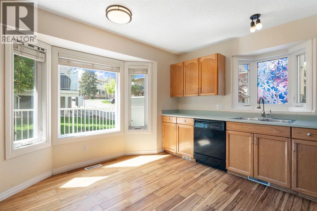 243 Christie Park Mews Sw, Calgary, Alberta  T3H 3H2 - Photo 4 - A2243895