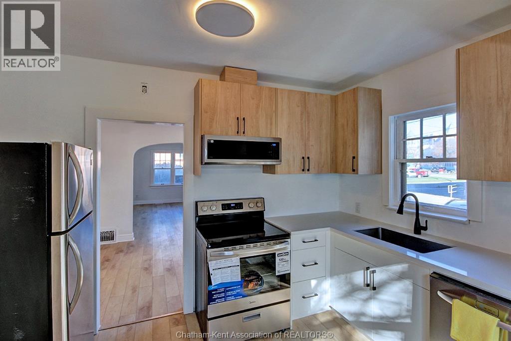 16 Cross Street, Chatham, Ontario  N7M 1K5 - Photo 4 - 25028949