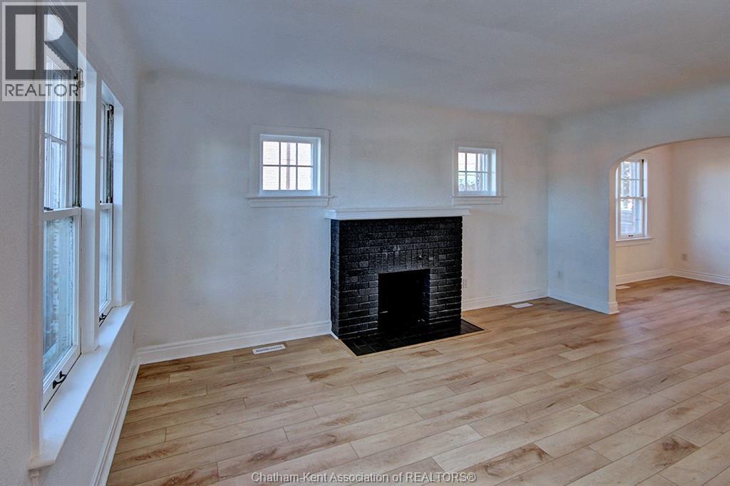 16 Cross Street, Chatham, Ontario  N7M 1K5 - Photo 6 - 25028949