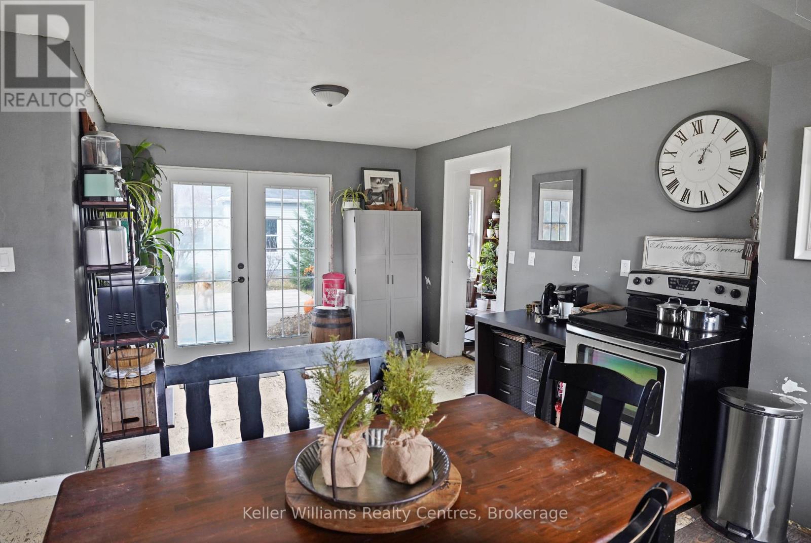 494 Isaac Street, South Bruce Peninsula, Ontario  N0H 2T0 - Photo 18 - X12565314