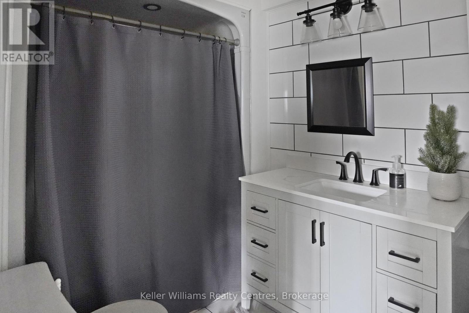 494 Isaac Street, South Bruce Peninsula, Ontario  N0H 2T0 - Photo 23 - X12565314