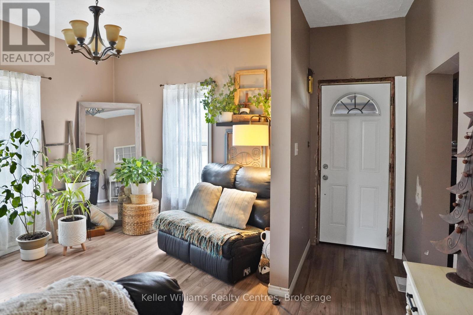 494 Isaac Street, South Bruce Peninsula, Ontario  N0H 2T0 - Photo 9 - X12565314