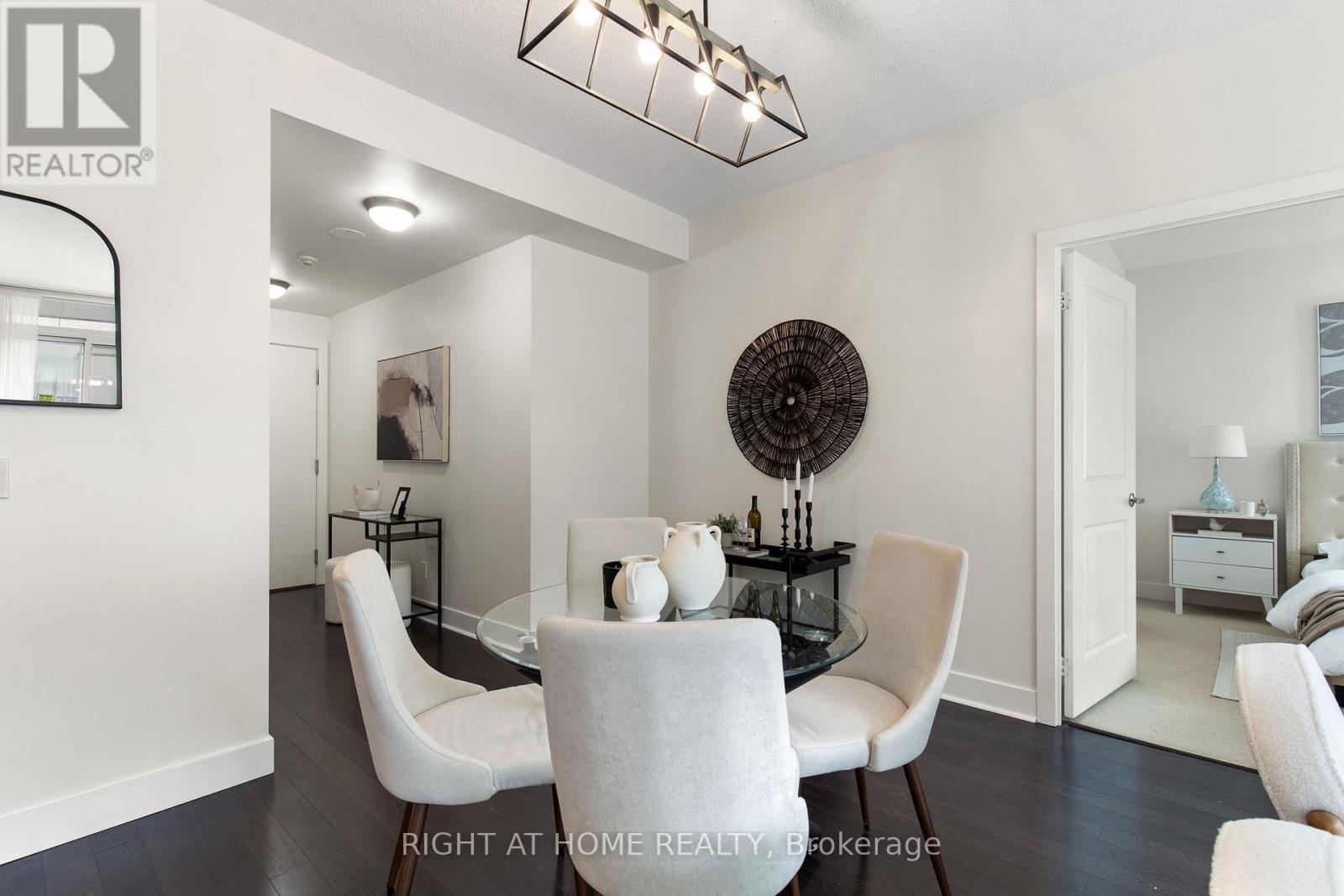 732 - 90 Stadium Road, Toronto, Ontario  M5V 3W5 - Photo 6 - C12464565