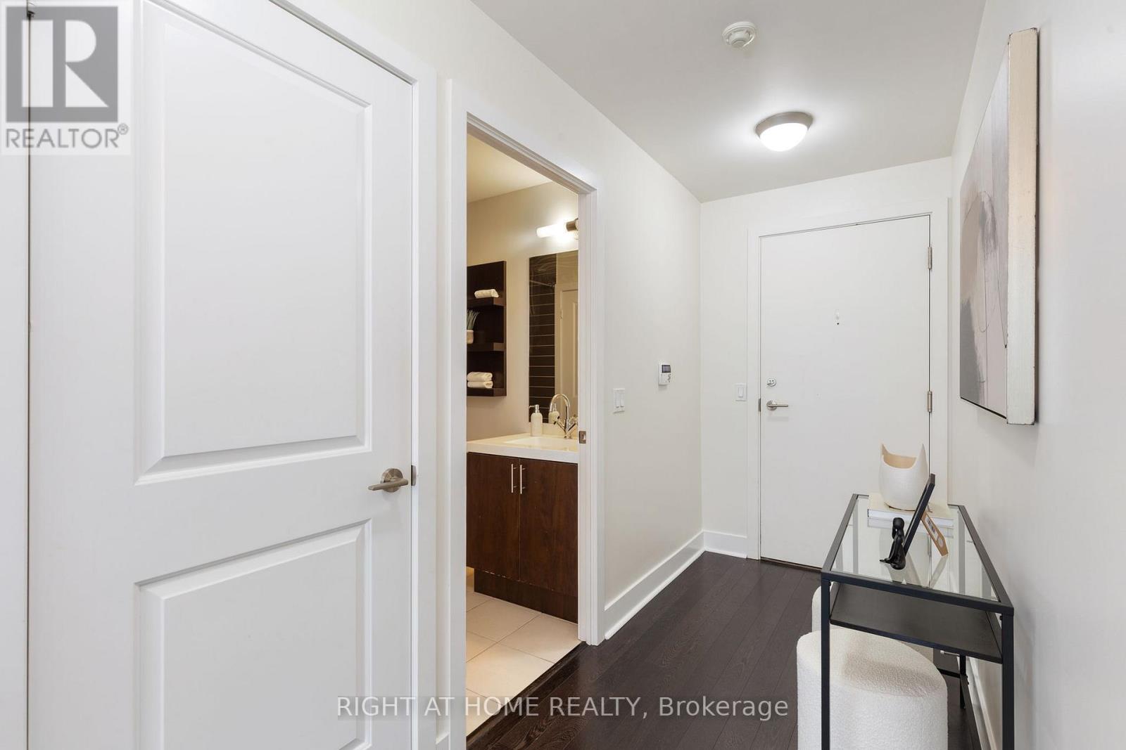 732 - 90 Stadium Road, Toronto, Ontario  M5V 3W5 - Photo 20 - C12464565