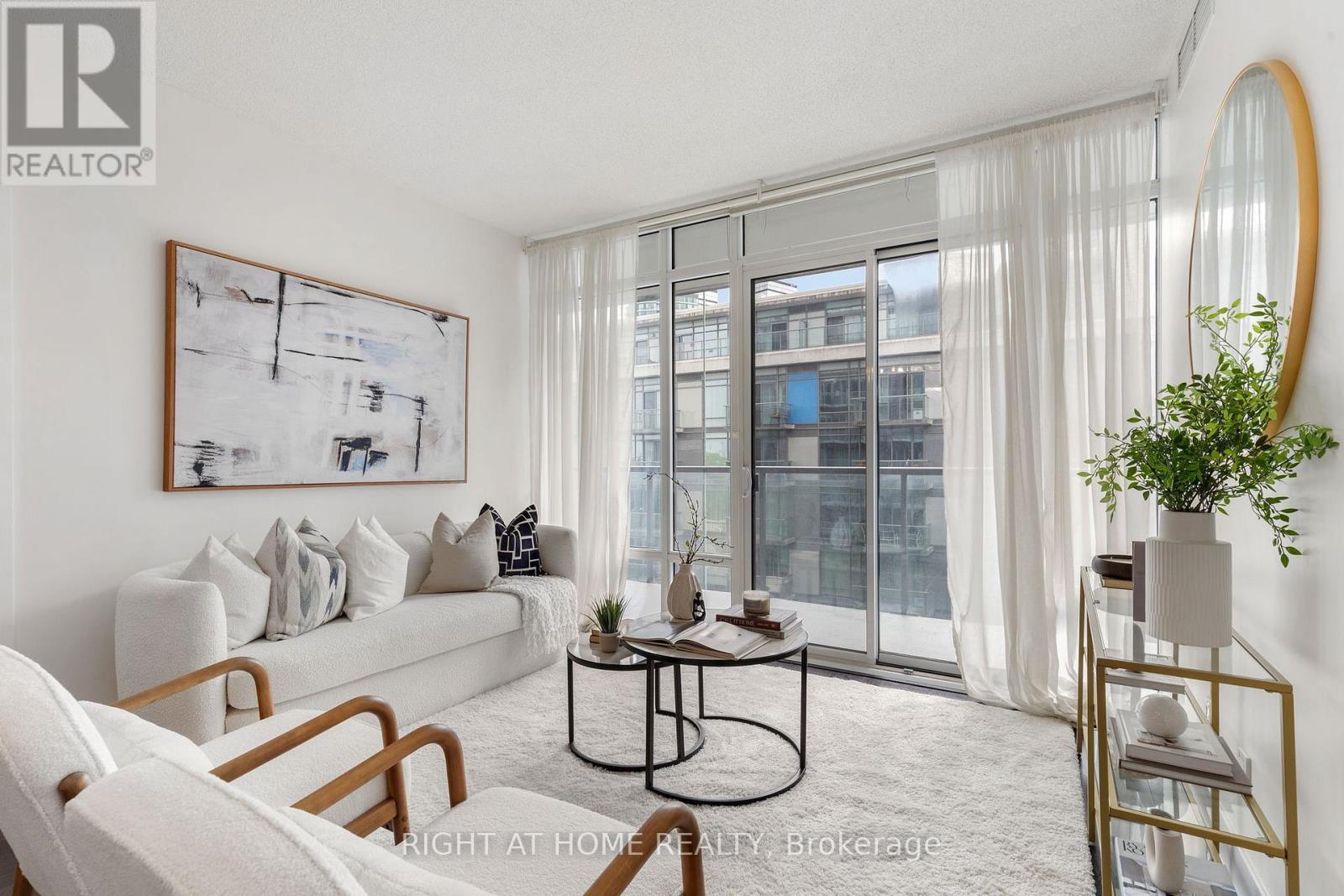 732 - 90 Stadium Road, Toronto, Ontario  M5V 3W5 - Photo 2 - C12464565