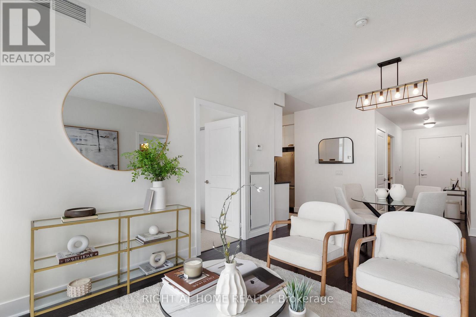 732 - 90 Stadium Road, Toronto, Ontario  M5V 3W5 - Photo 4 - C12464565