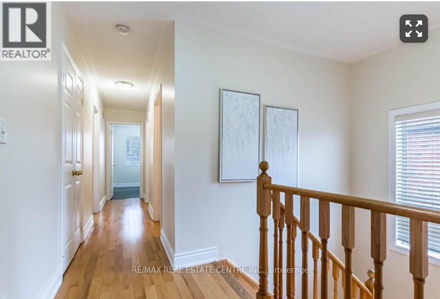 25 Commodore Drive, Brampton, Ontario  L6X 0S5 - Photo 10 - W12558362